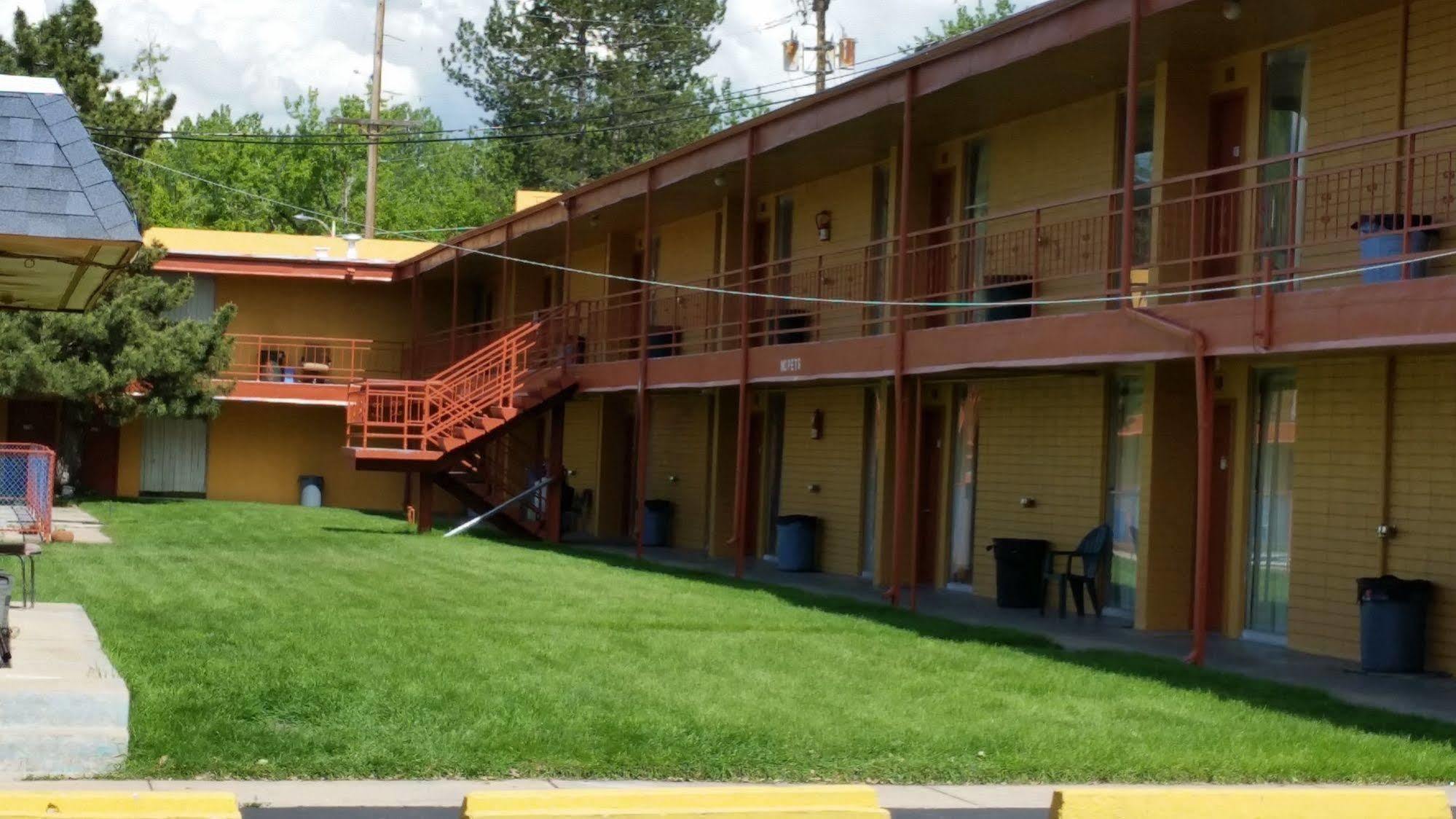 ليتلتون Essex House Motel المظهر الخارجي الصورة